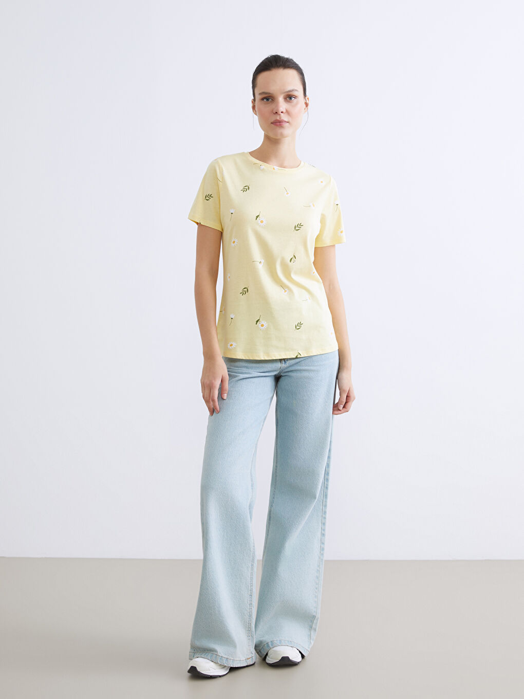 Crew Neck Floral Women's T-Shirt-1