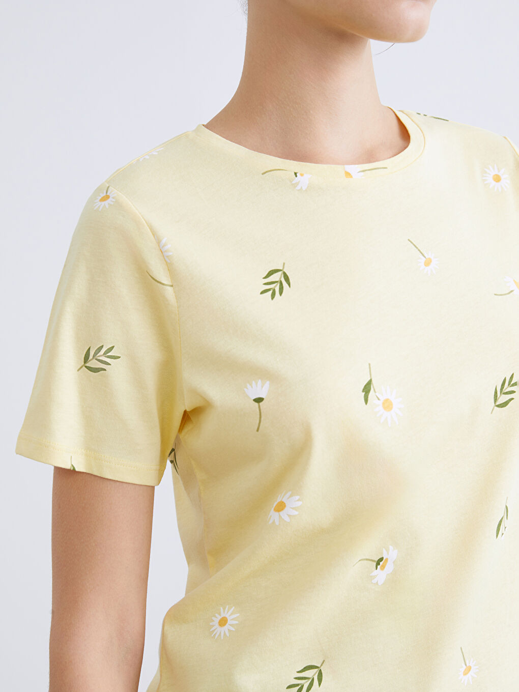 Crew Neck Floral Women's T-Shirt-2