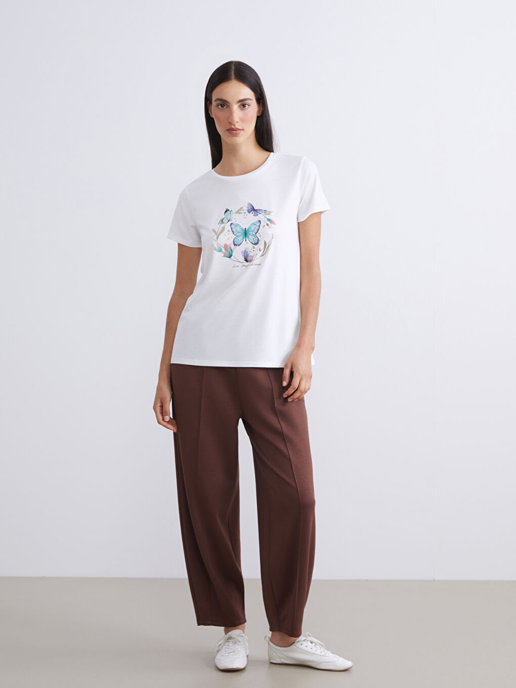 Ekru Bisiklet Yaka Baskılı Kadın Tişört-1