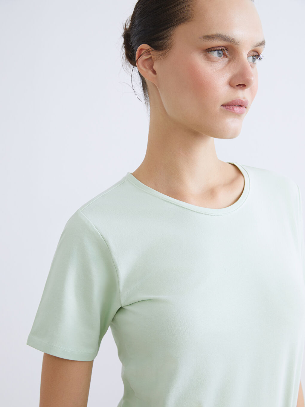 تي شيرت اخضر نساء-2