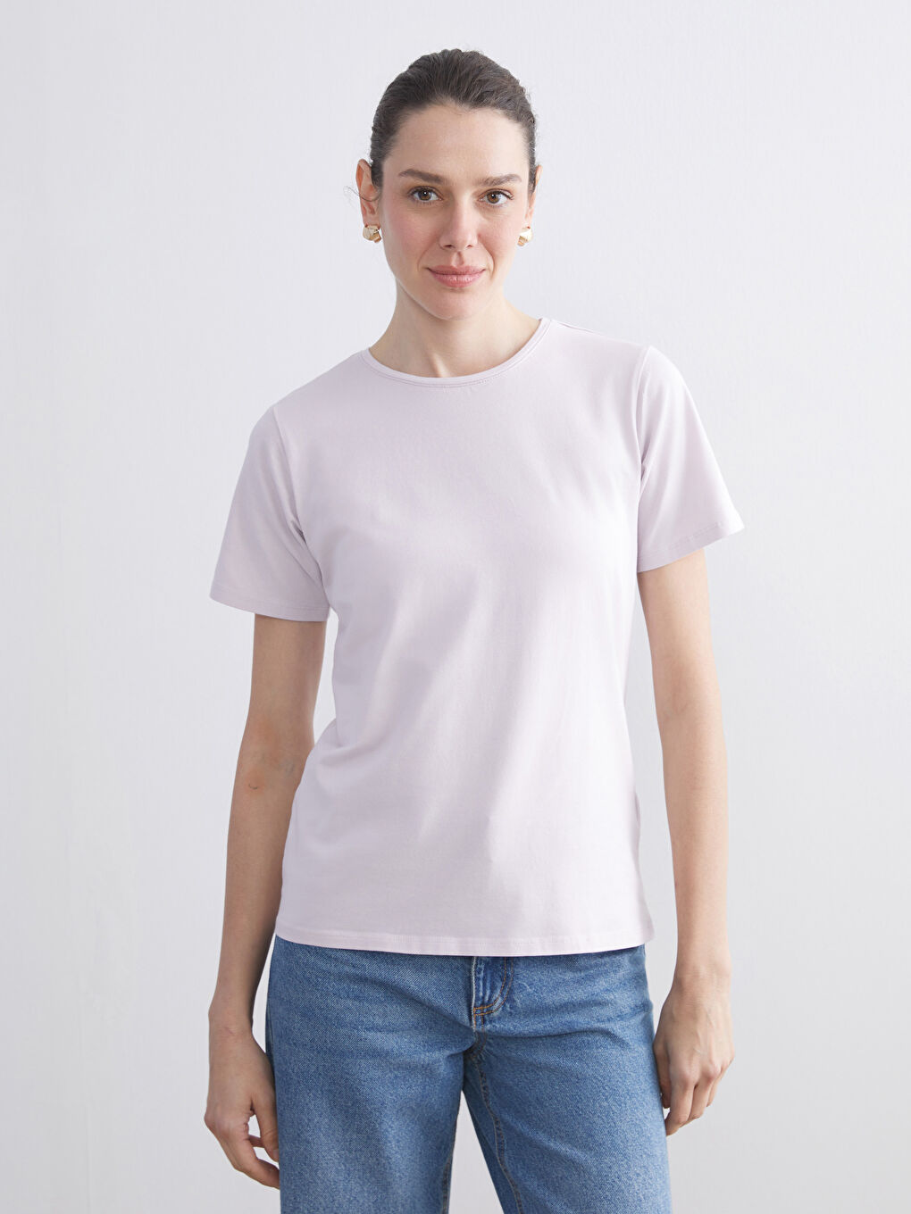 Женская футболка с круглым вырезом