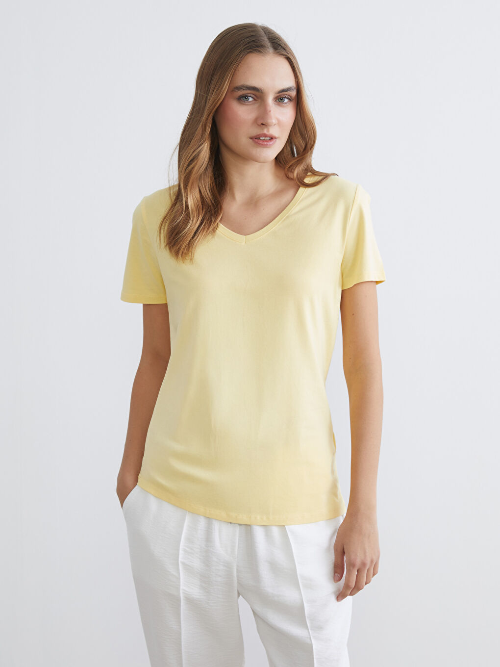 تي شيرت اصفر نساء