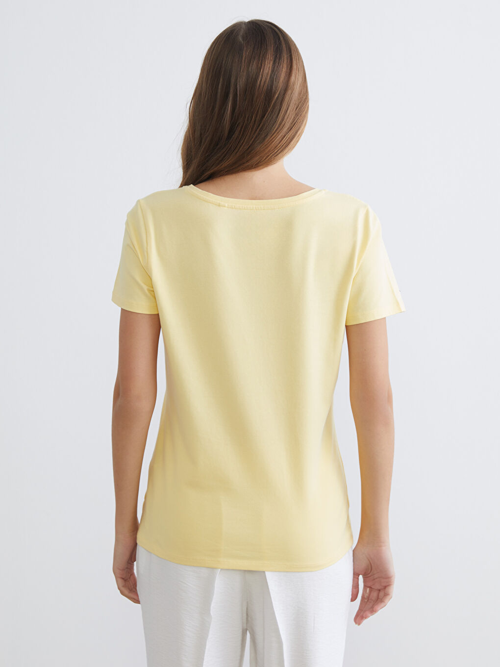 تي شيرت اصفر نساء-3