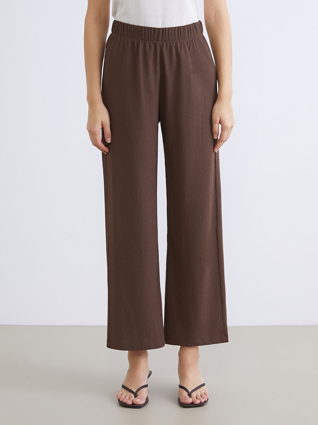 Женские текстурные брюки с эластичным поясом-1