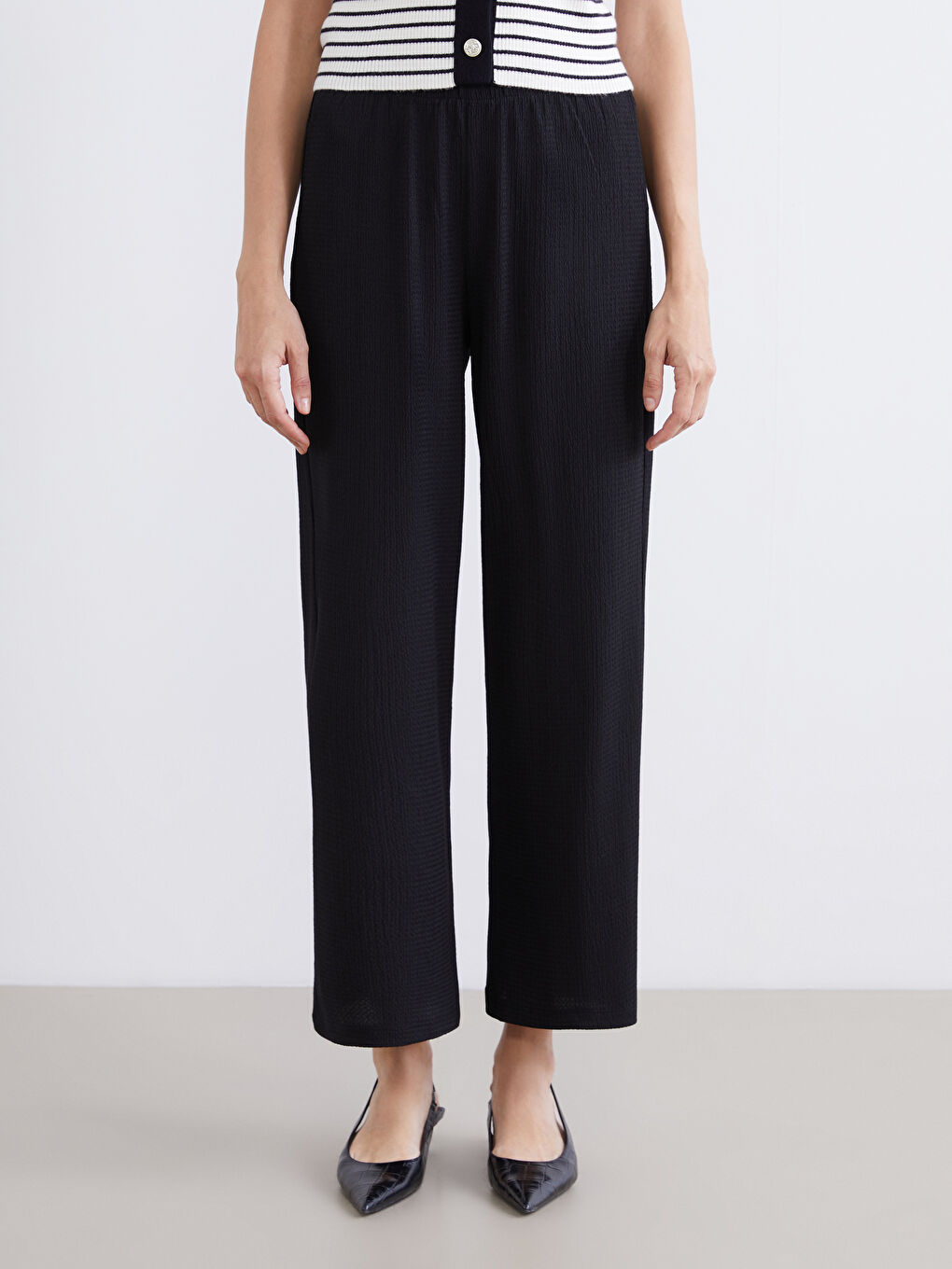 Женские текстурные брюки с эластичным поясом-1