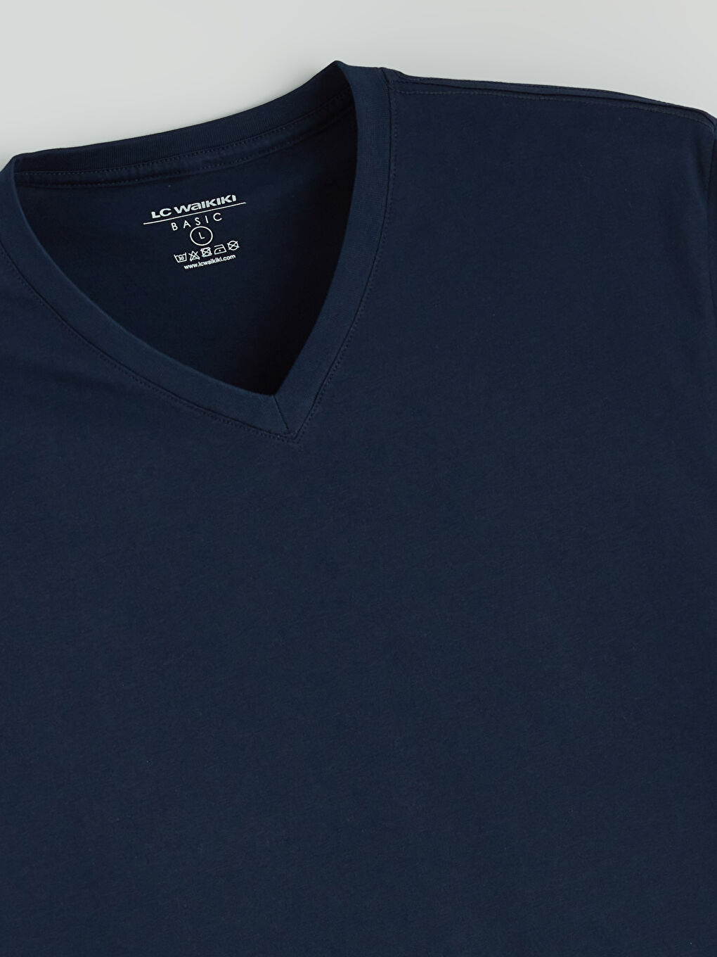 تيشيرت ياقة V كم قصير للرجال-5