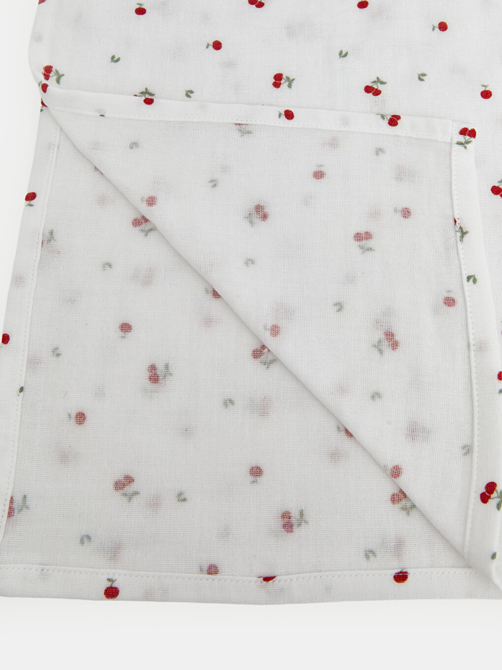 Ekru Kiraz Baskılı Kız Çocuk Müslin Bez 90x100 cm-3