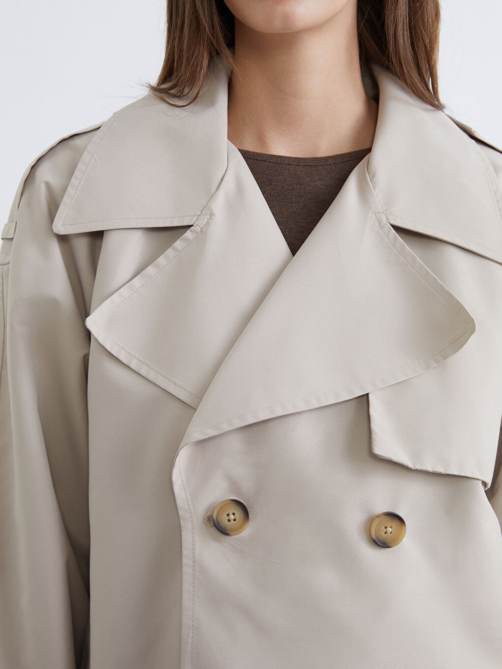 Bej Kruvaze Yaka Oversize Kadın Trençkot-2