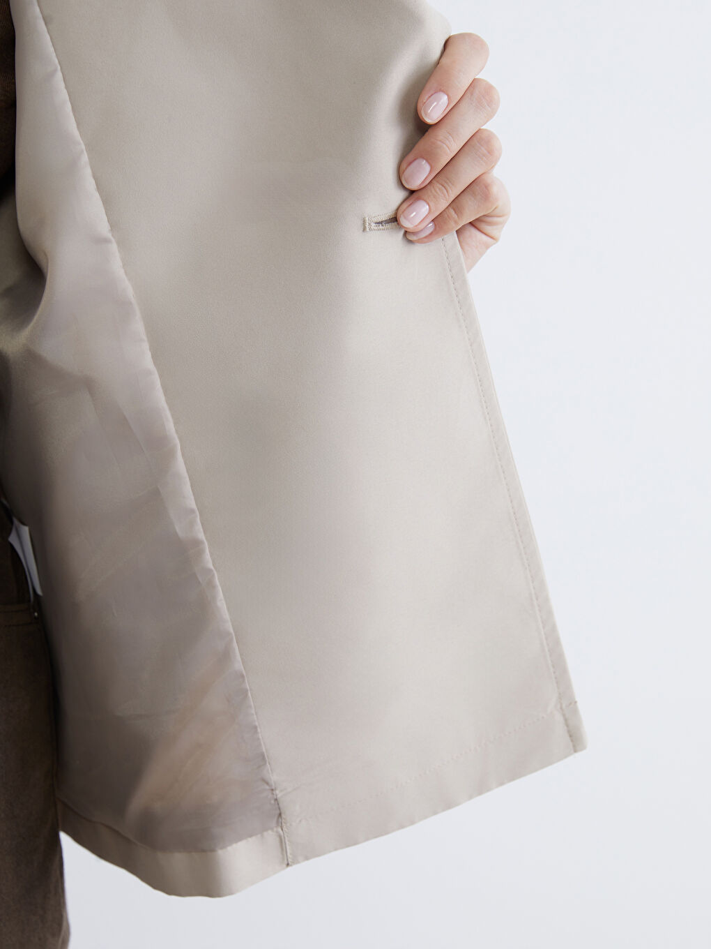 Bej Kruvaze Yaka Oversize Kadın Trençkot-3