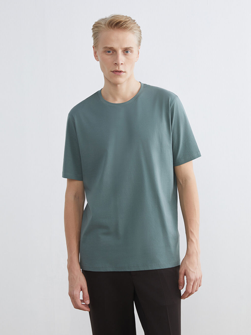 تيشيرت رجالي بياقة دائرية قماش جيرسي