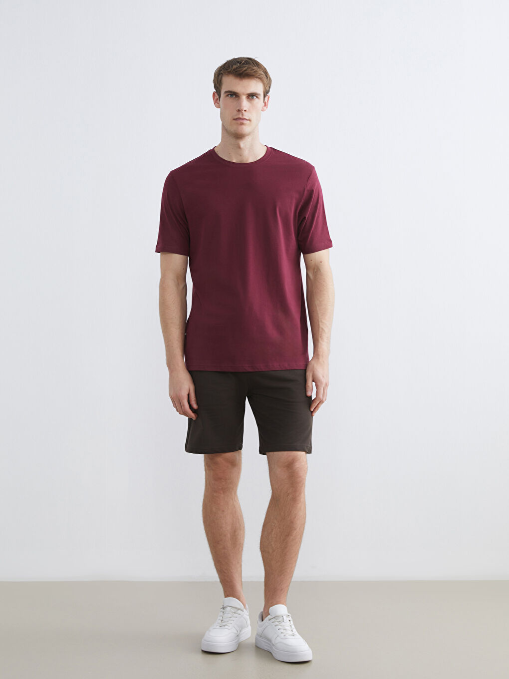 تيشيرت رجالي بياقة دائرية قماش جيرسي-1