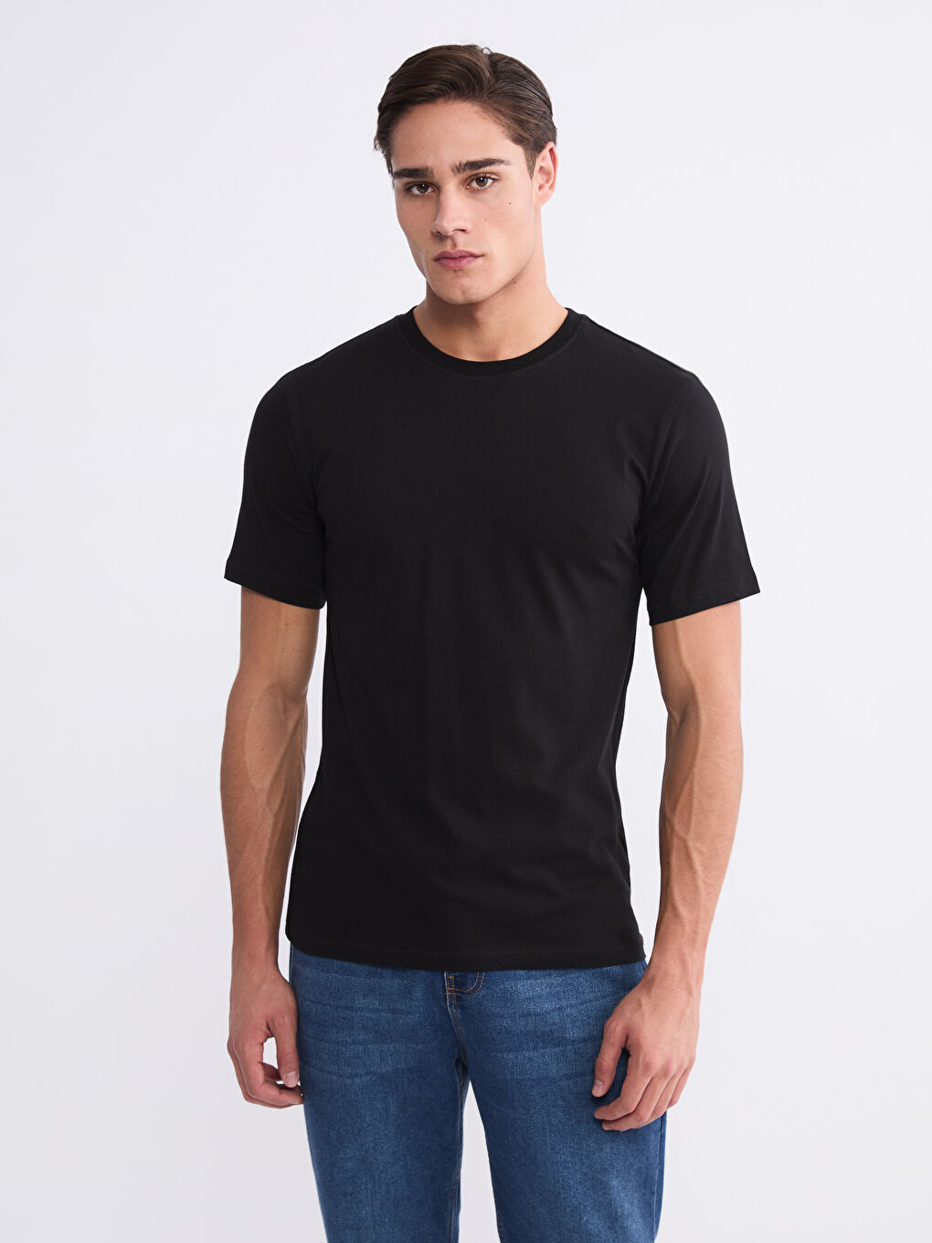 تيشيرت ياقة دائرية للرجال