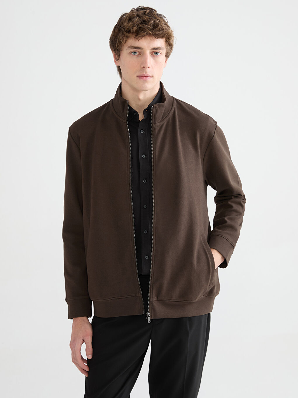 Мъжки суичър с цип в класическа кройка