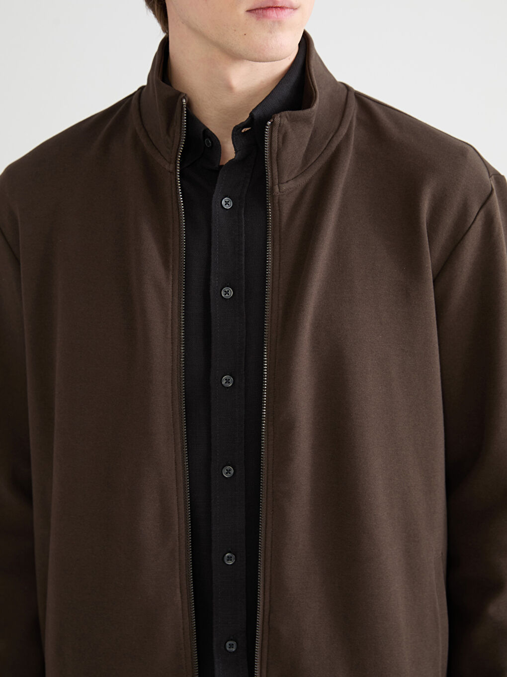 Мъжки суичър с цип в класическа кройка-2