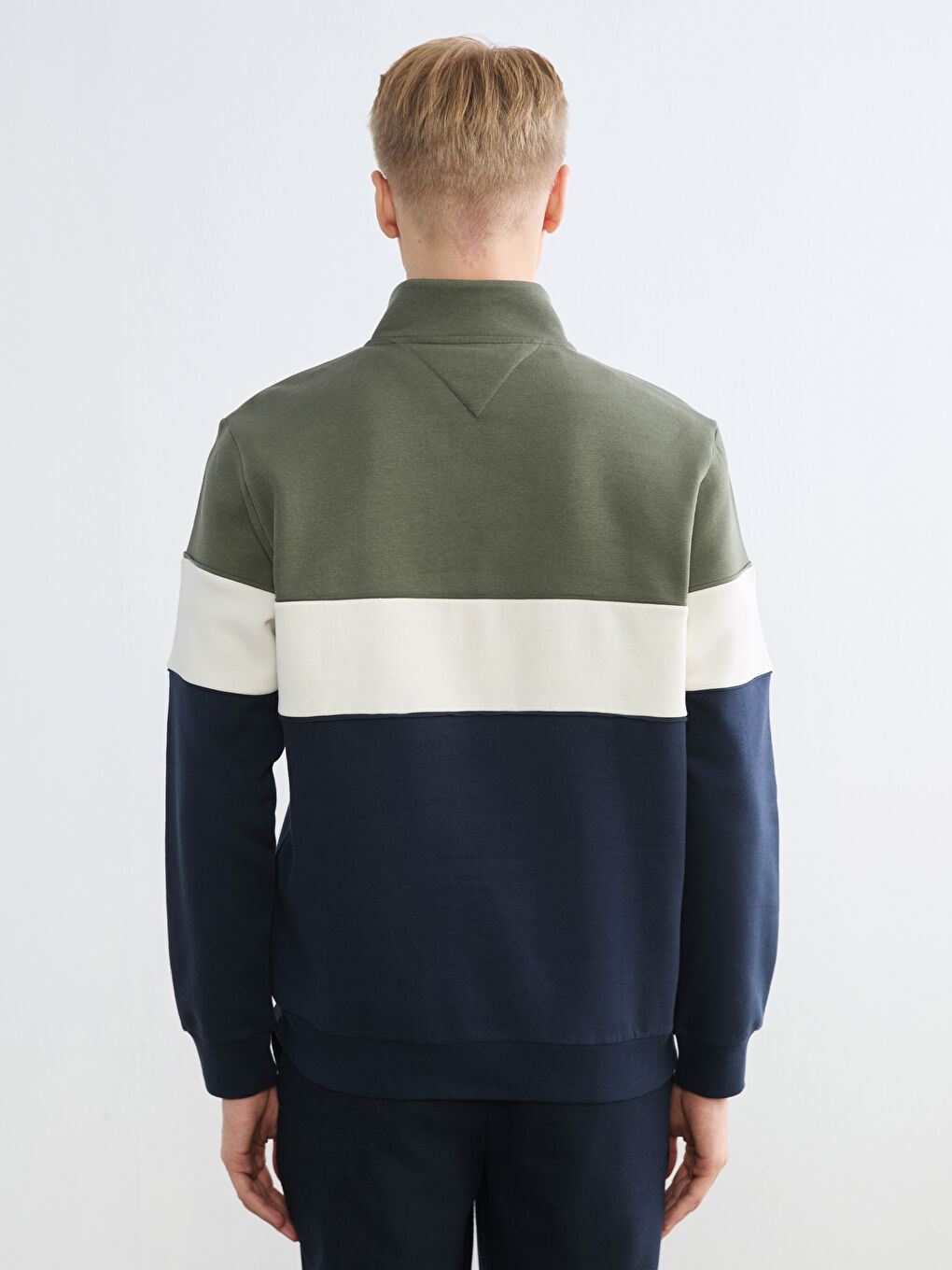 Ανδρικό Φούτερ με Ψηλό Λαιμό και Χρωματικό Μπλοκ-5