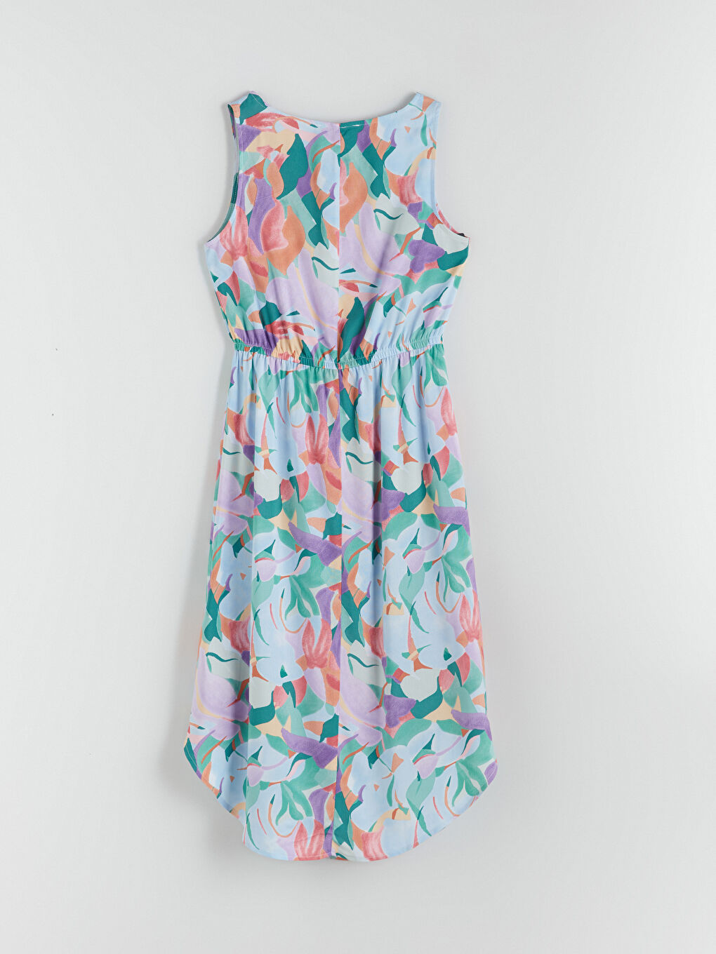 Дамска рокля с кръгло деколте, шарки и прилепнала талия-5