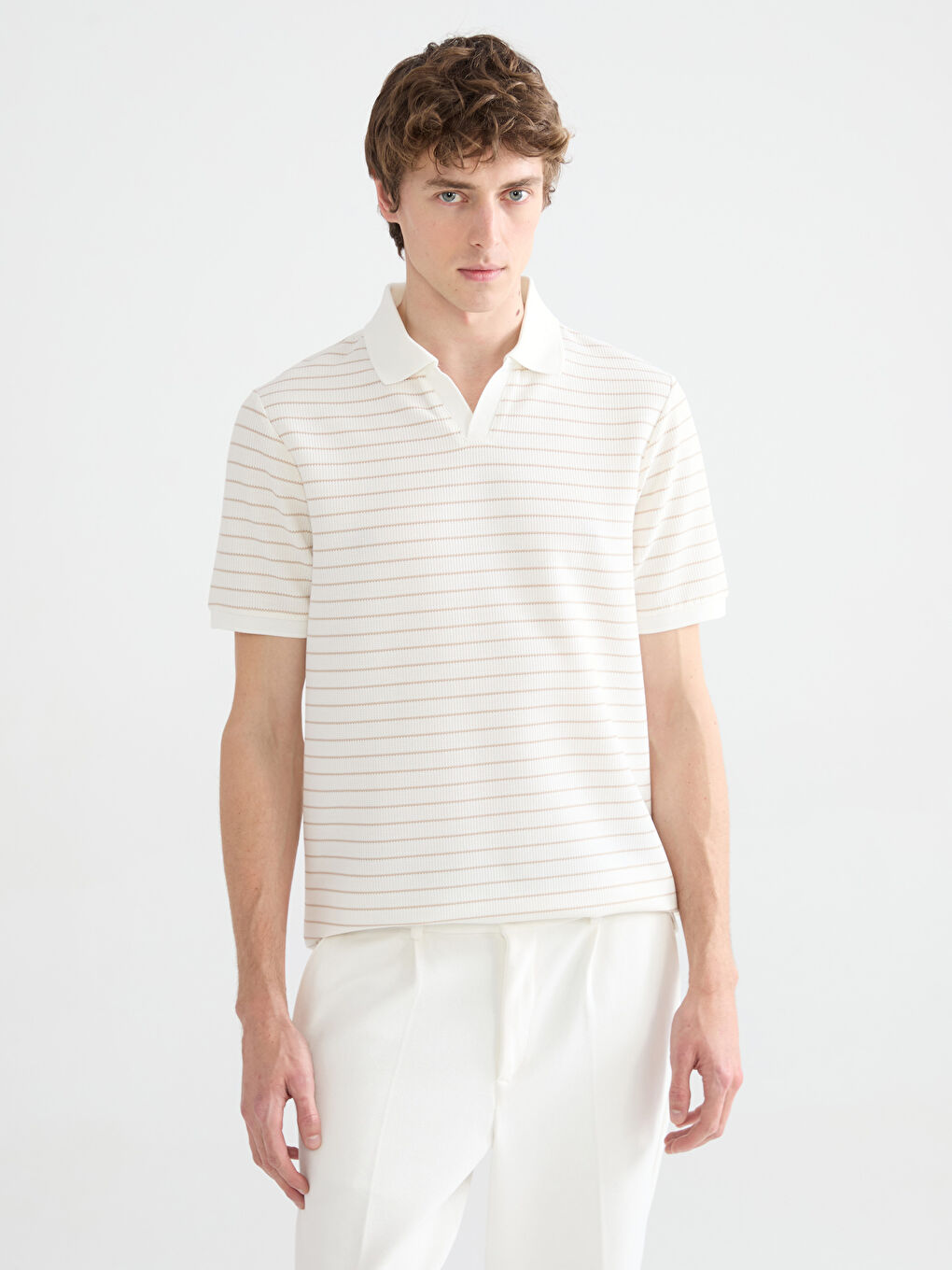 Bej Polo Yaka Çizgili Tişört
