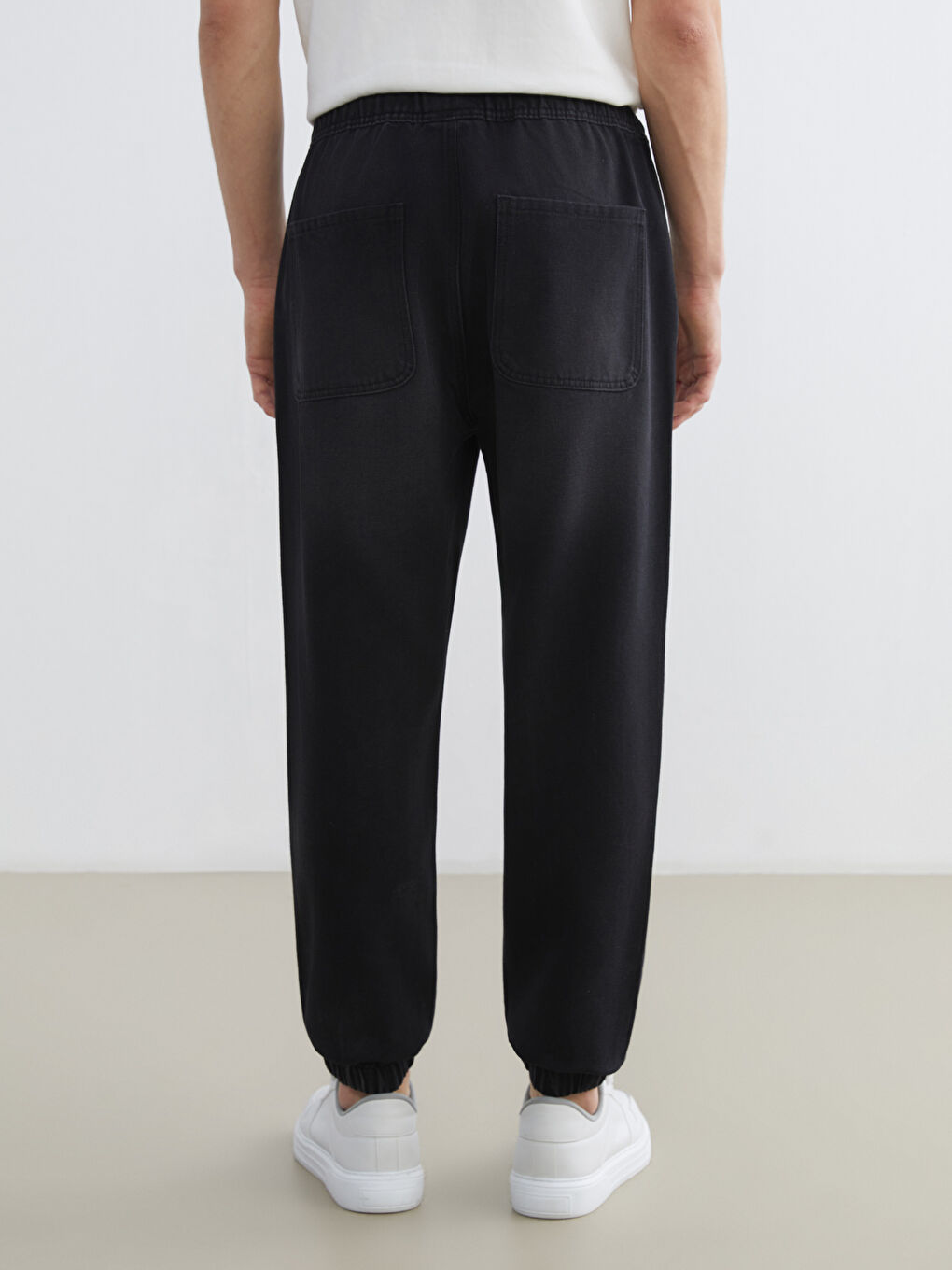 მამაკაცები შავი ჯინსი-3