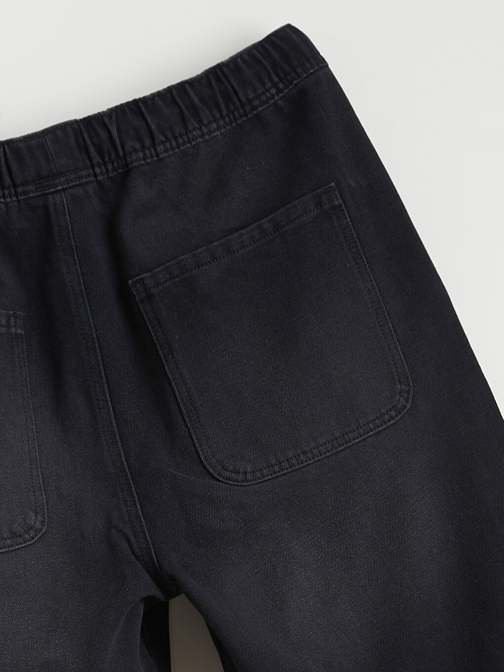 მამაკაცები შავი ჯინსი-5