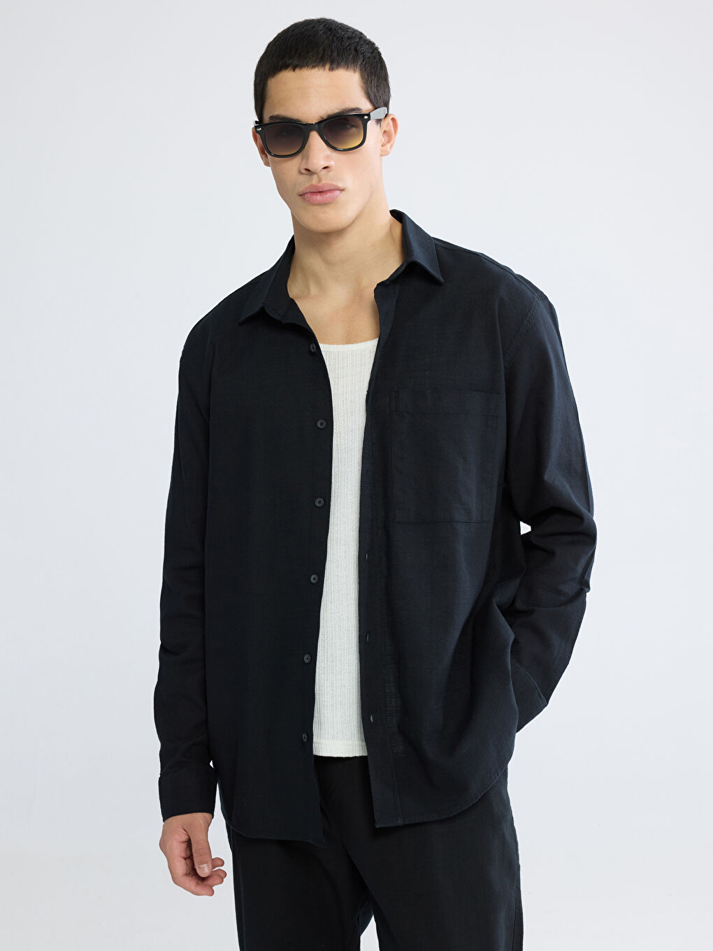 Siyah Regular Fit Erkek Keten Görünümlü Gömlek-1