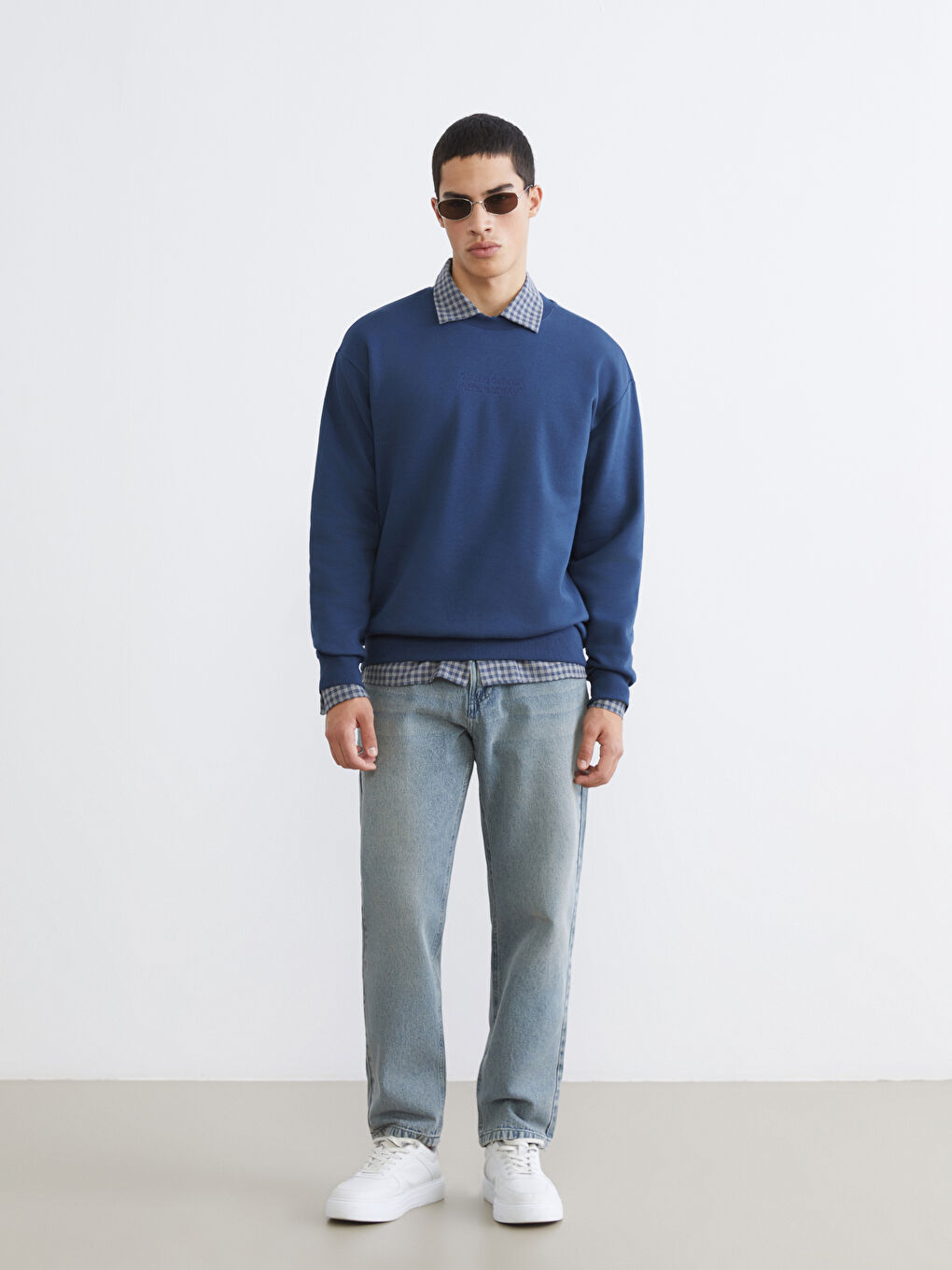 جينز نيلي رجل