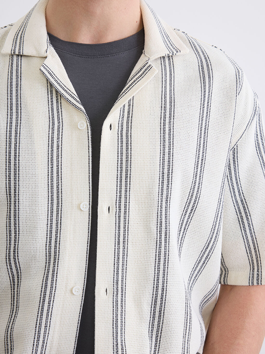 Beyaz Regular Fit Resort Yaka Çizgili Erkek Gömlek-2