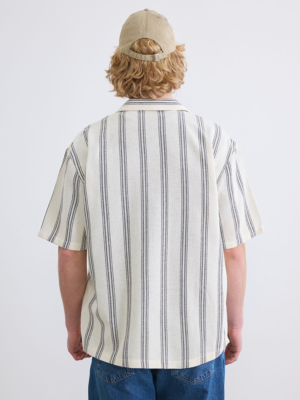 Beyaz Regular Fit Resort Yaka Çizgili Erkek Gömlek-3