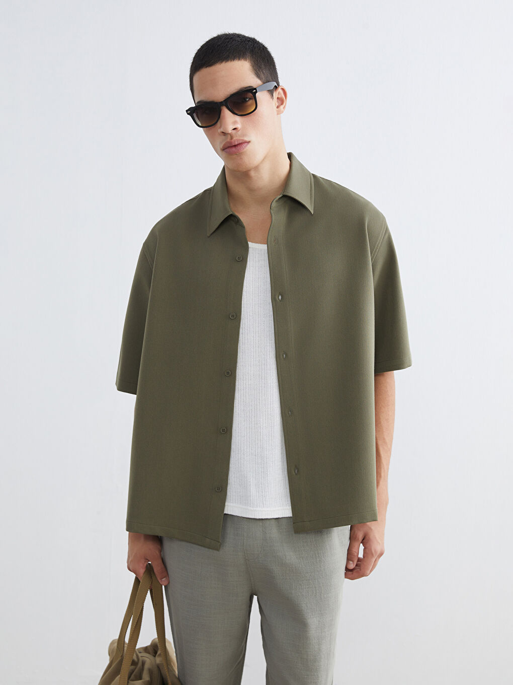 قميص رجال واسع شوية من قماش التويل