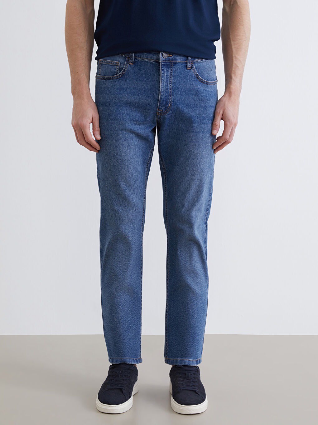 მამაკაცები მუქი ლურჯი ჯინსი-1