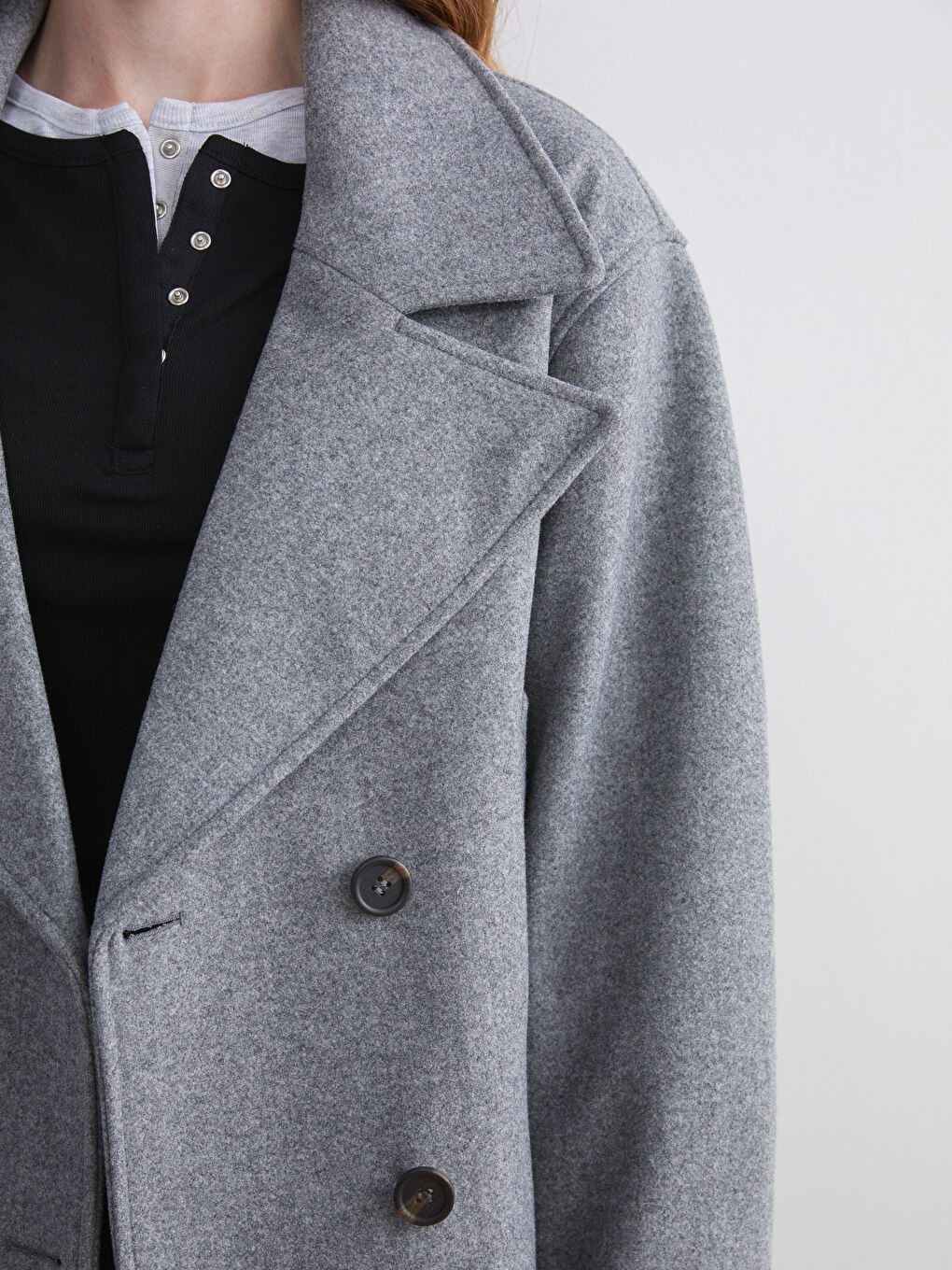 پۆشاکی سەرەوەی پشمی تێکەڵاو خۆڵه‌مێشی ژن-2