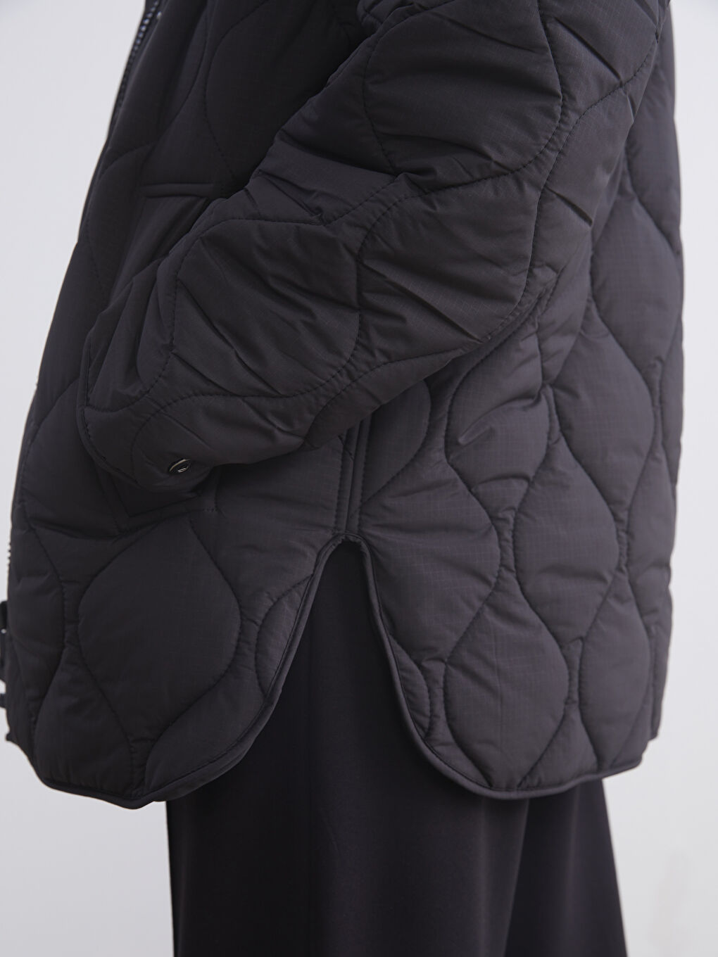 Woman BLACK Puffer Coat-2
