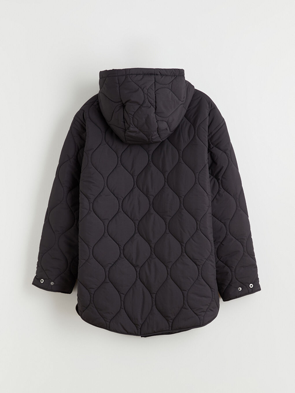 Siyah Kapüşonlu Kapitone Oversize Kadın Şişme Mont	-7