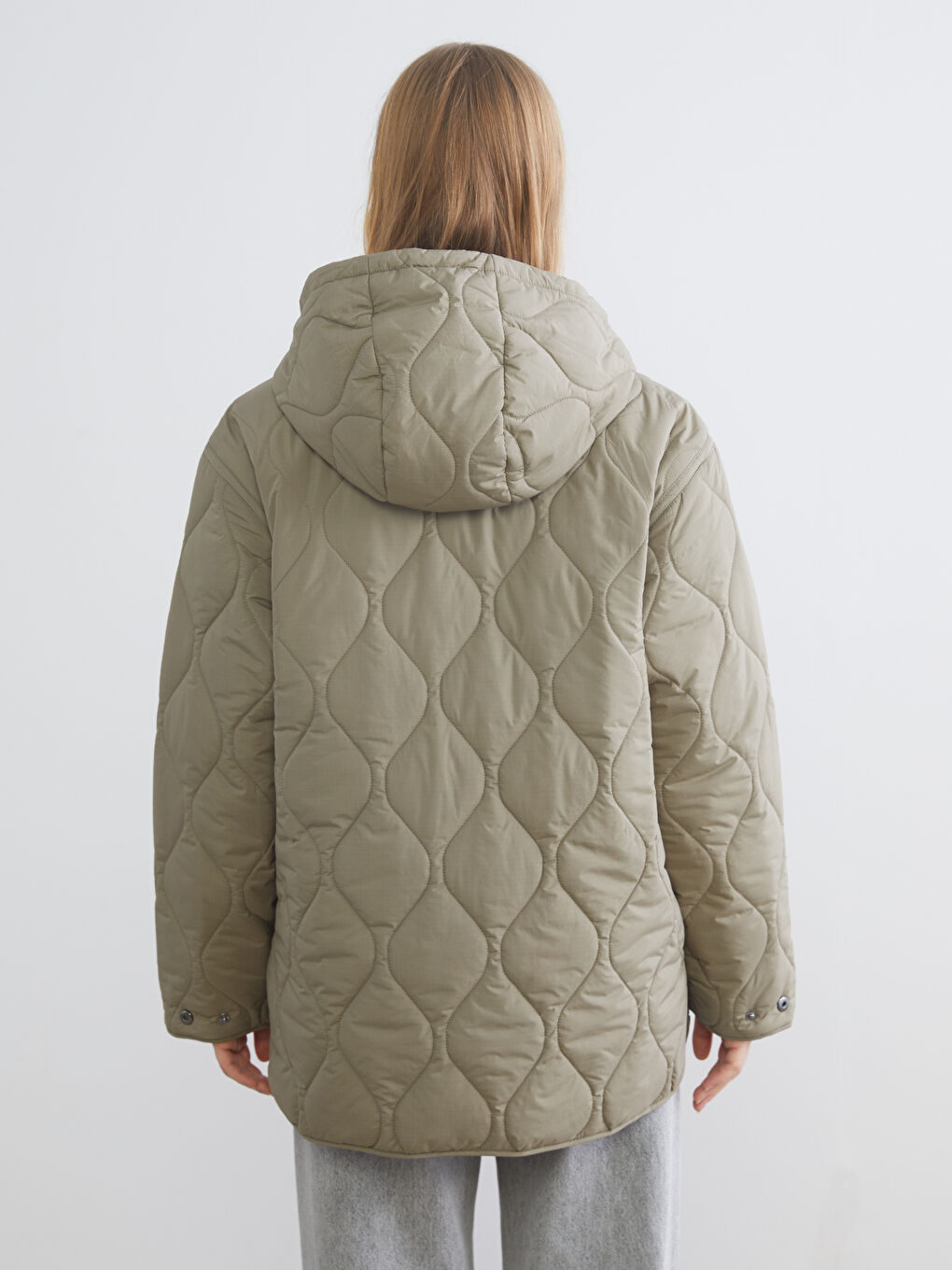 Haki Kapüşonlu Kapitone Oversize Kadın Şişme Mont	-4