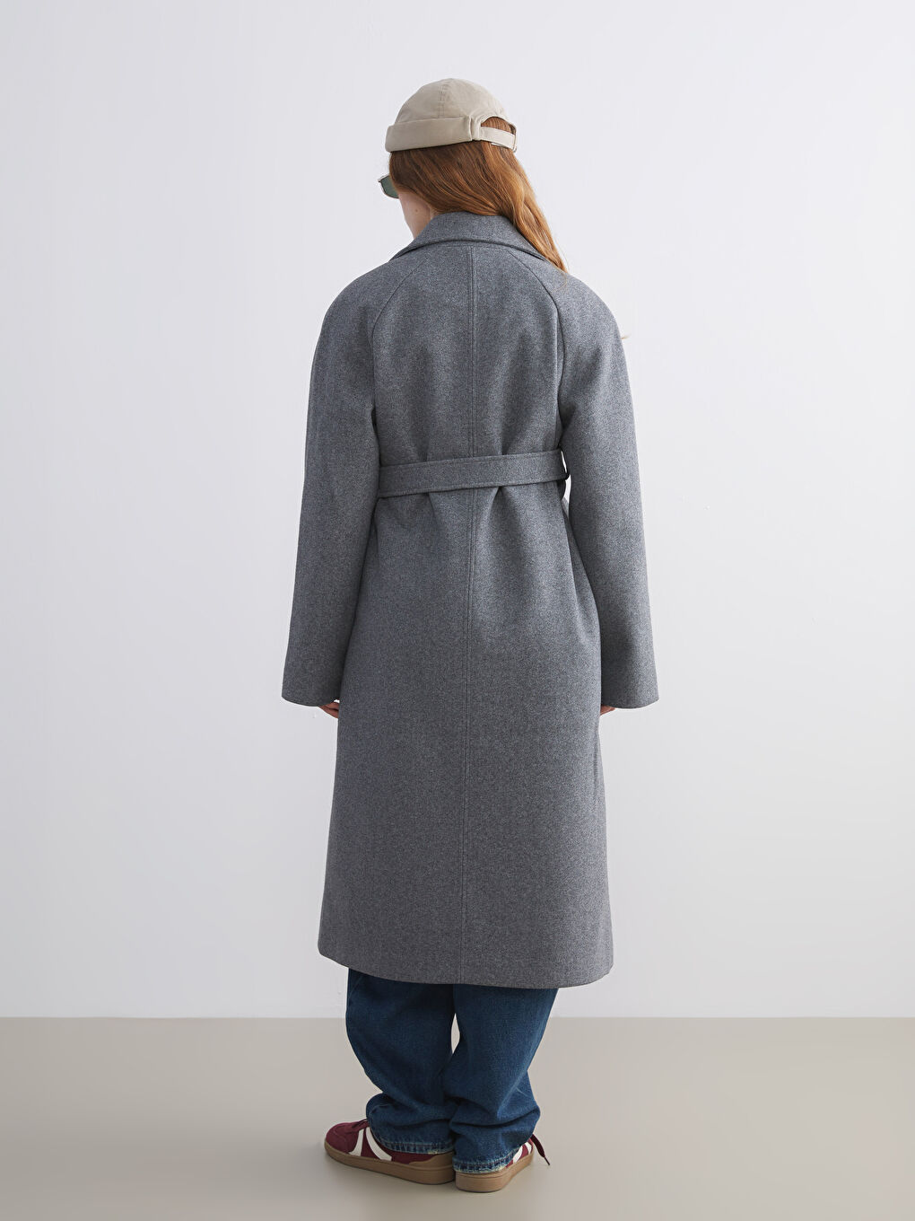 Gri Beli Kemerli Kruvaze Yaka Kadın Kaşe Kaban-4