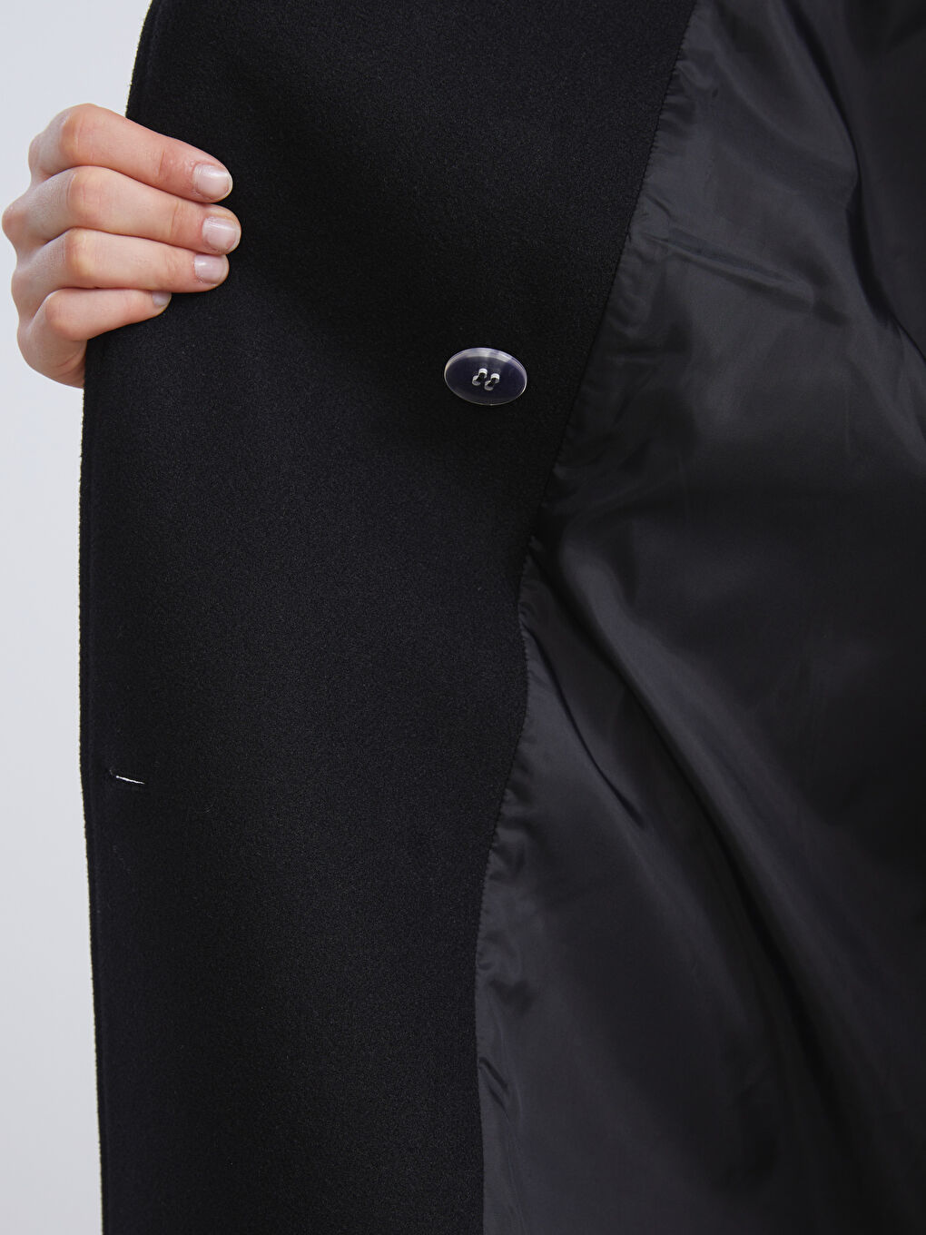 Siyah Beli Kemerli Kruvaze Yaka Kadın Kaşe Kaban-3