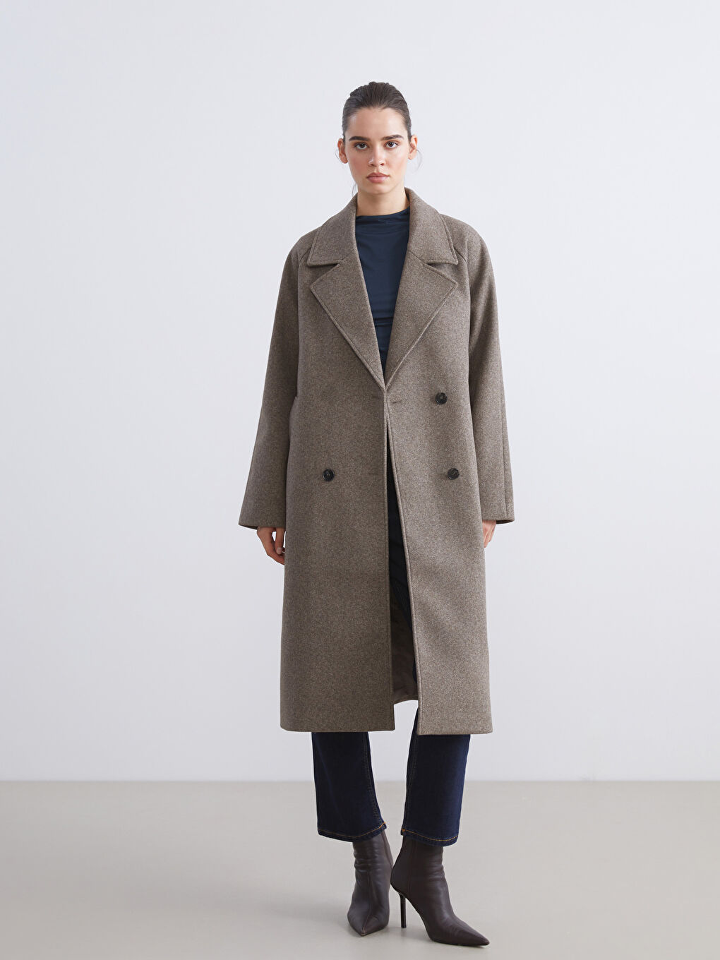 Kahverengi Beli Kemerli Kruvaze Yaka Kadın Kaşe Kaban-1