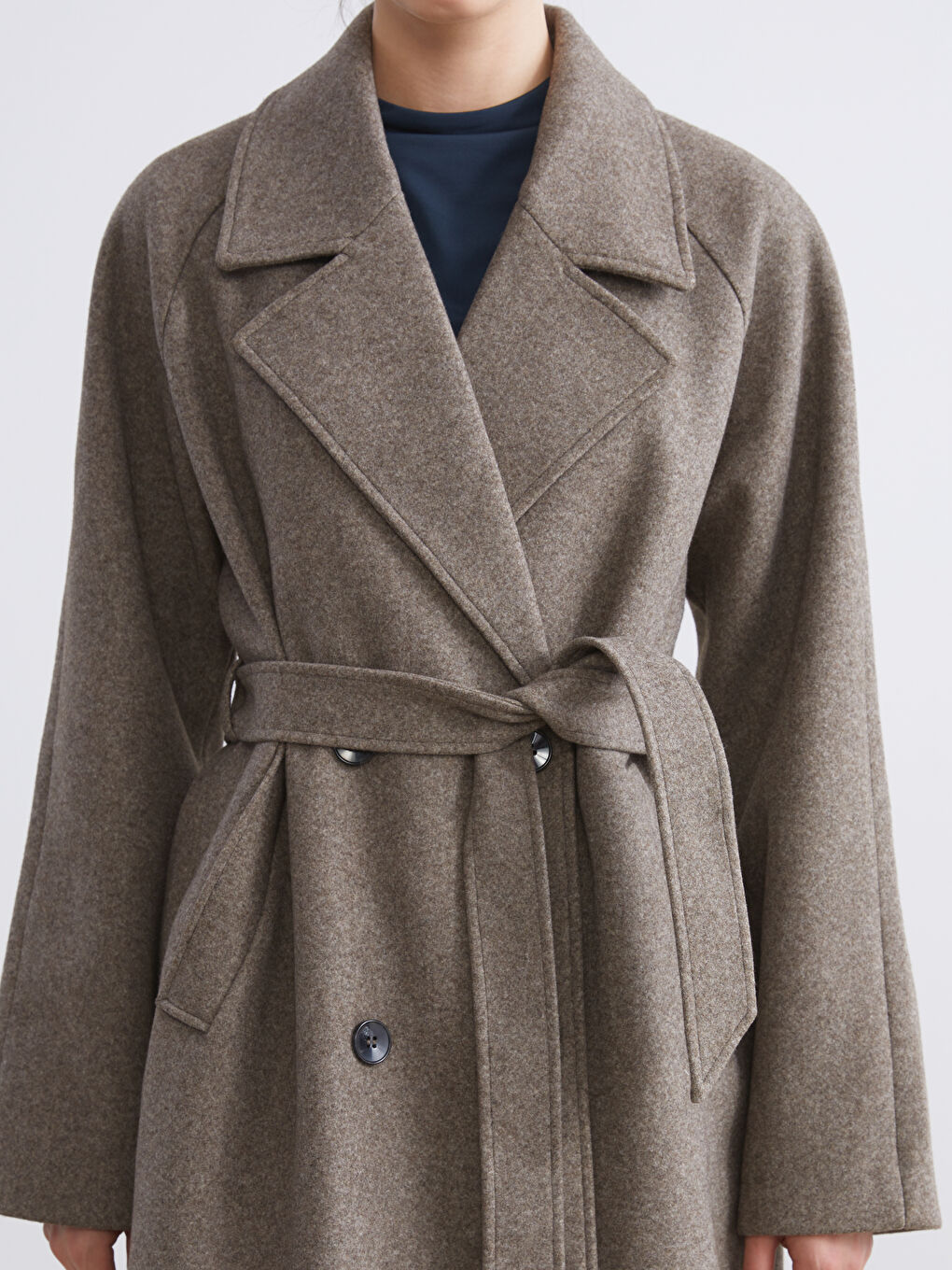 Kahverengi Beli Kemerli Kruvaze Yaka Kadın Kaşe Kaban-2