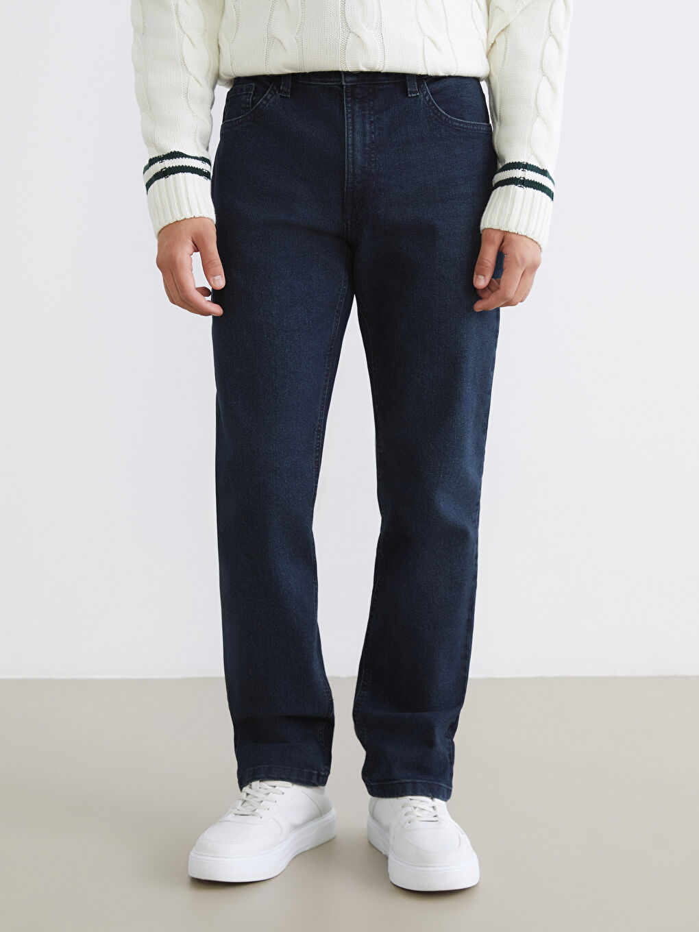 მამაკაცები მუქი ლურჯი ჯინსი-1