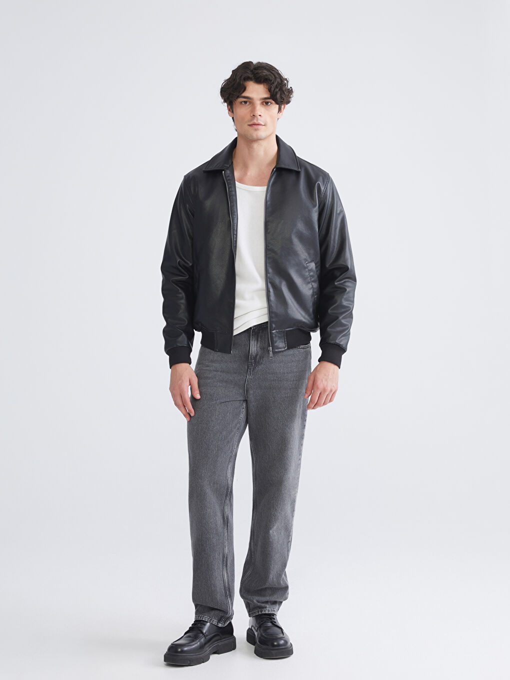 Siyah Standart Kalıp Gömlek Yaka Erkek Deri Görünümlü Mont-1