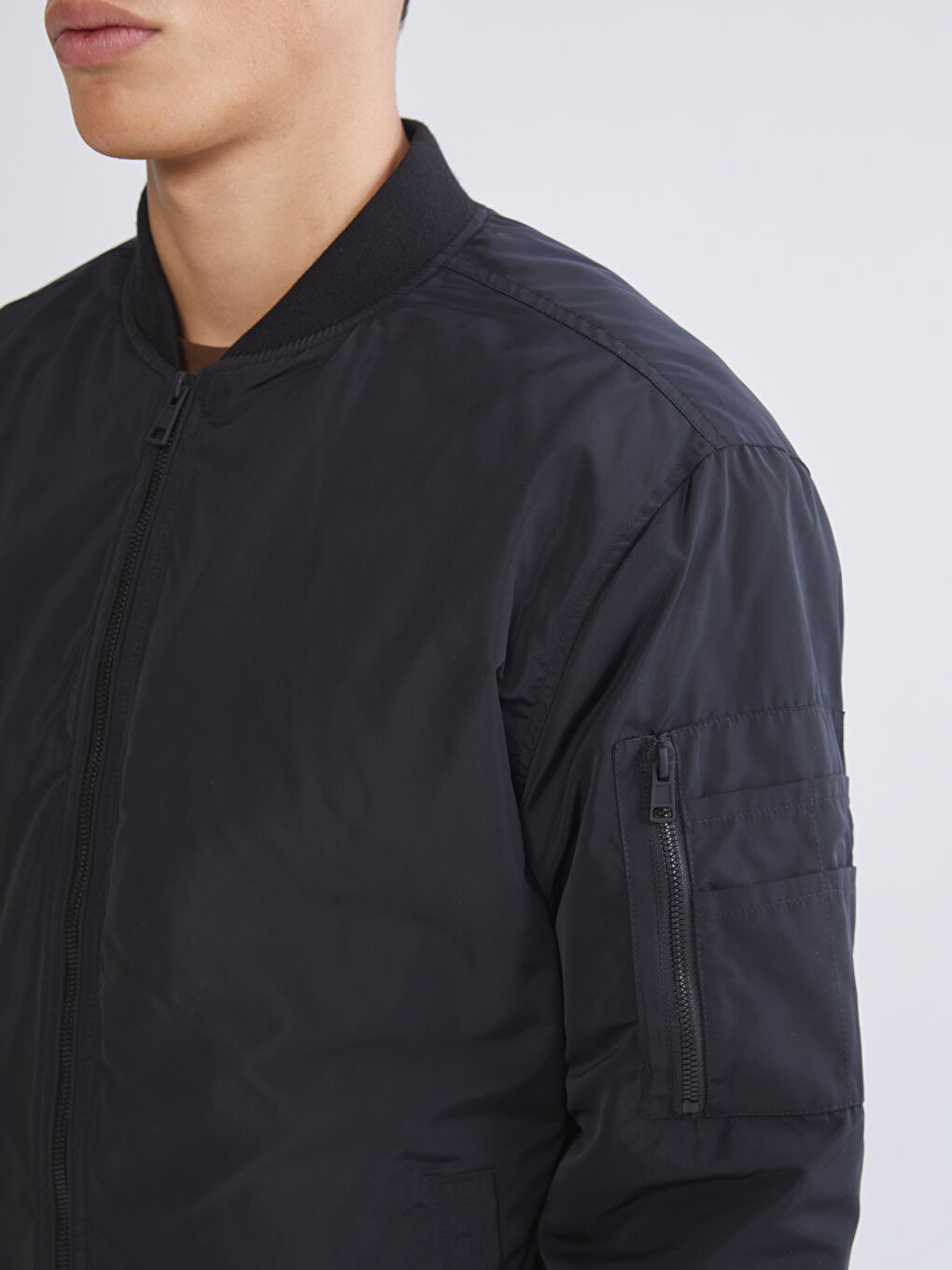 Siyah Standart Kalıp Kolej Yaka Erkek Mont-2