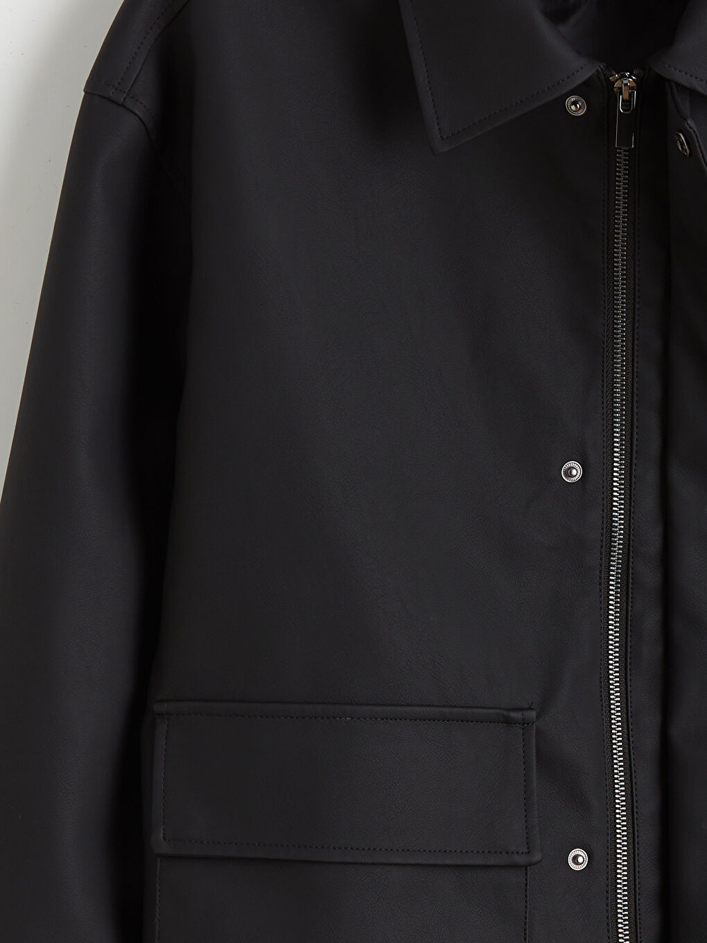 Siyah Standart Kalıp Erkek Deri Görünümlü Mont-6