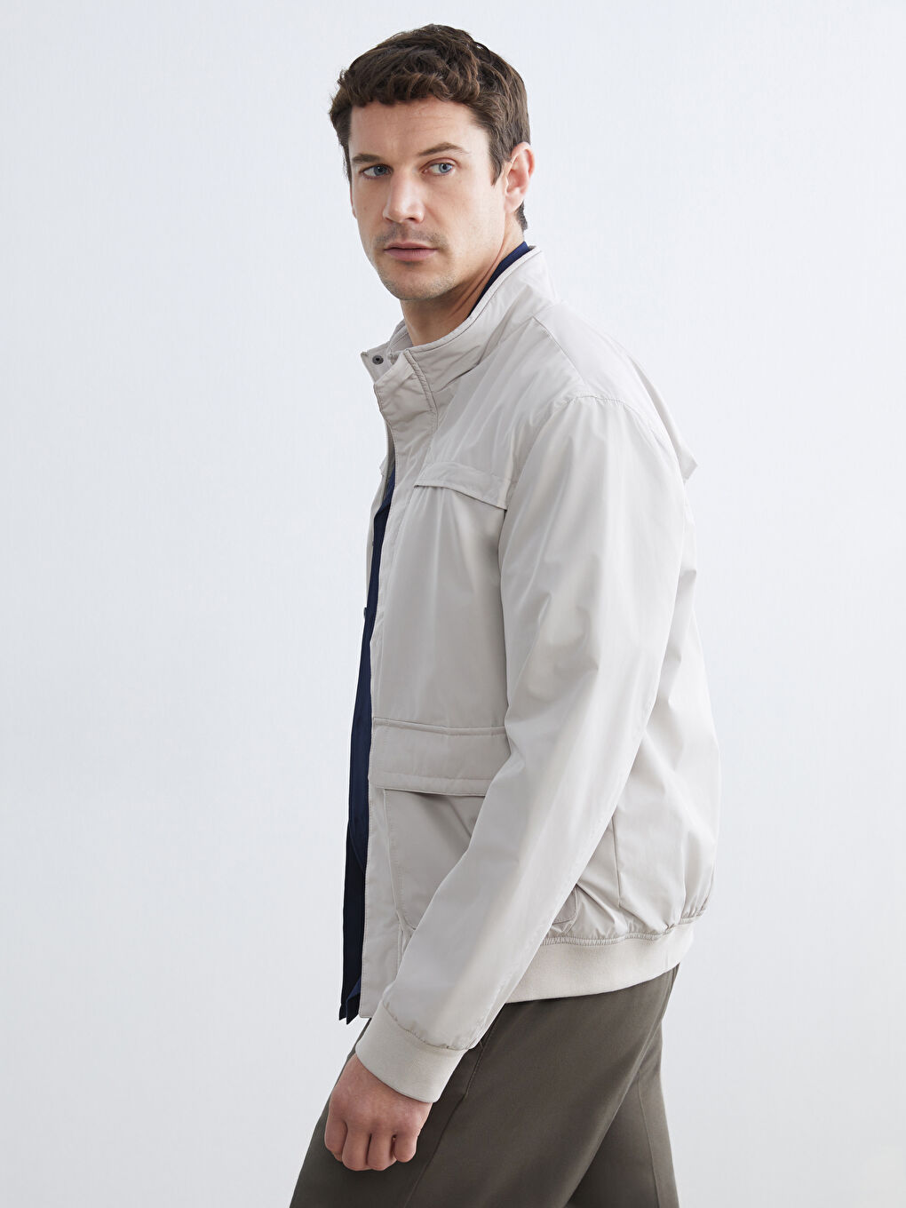 Gri Standart Kalıp Dik Yaka Erkek Mont