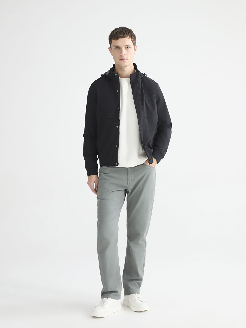 Siyah Standart Kalıp Kapüşonlu Erkek Mont-1