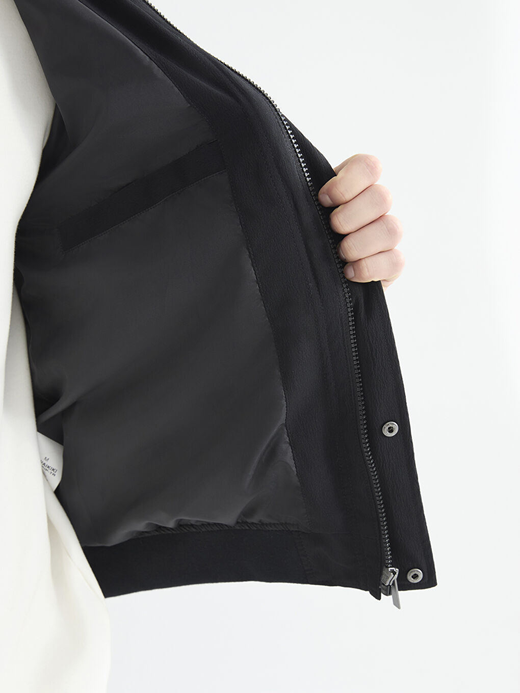 Siyah Standart Kalıp Kapüşonlu Erkek Mont-3