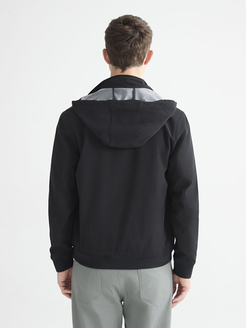 Siyah Standart Kalıp Kapüşonlu Erkek Mont-4