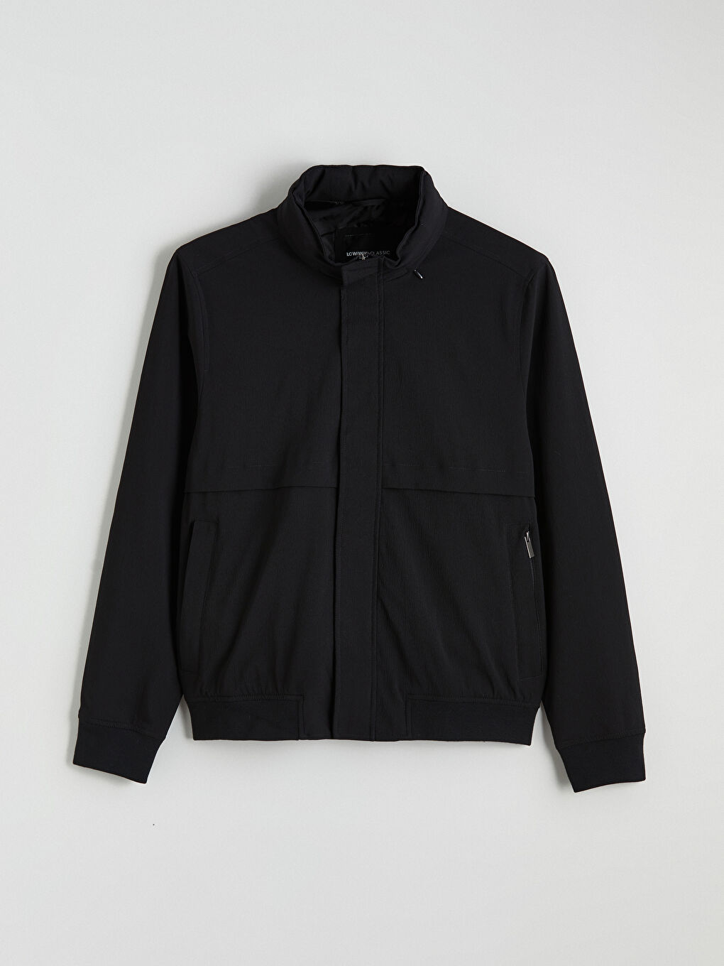 Siyah Standart Kalıp Kapüşonlu Erkek Mont-7