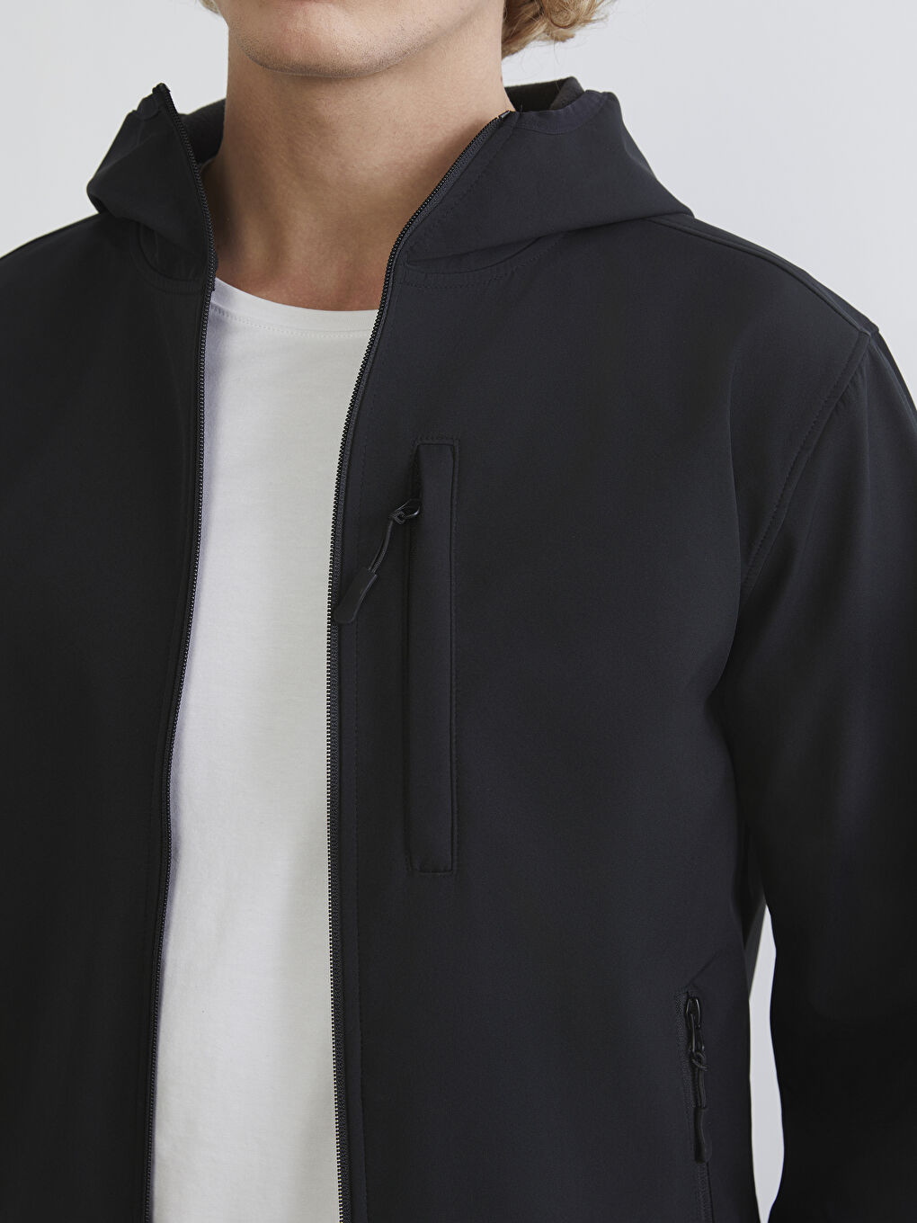 Siyah Standart Kalıp Kapüşonlu Erkek Mont-2