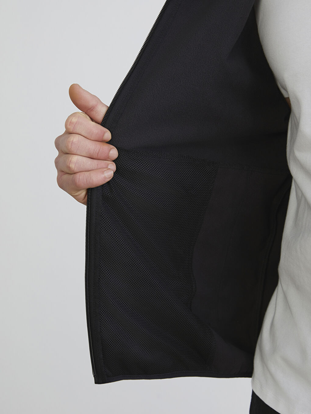 Siyah Standart Kalıp Kapüşonlu Erkek Mont-3