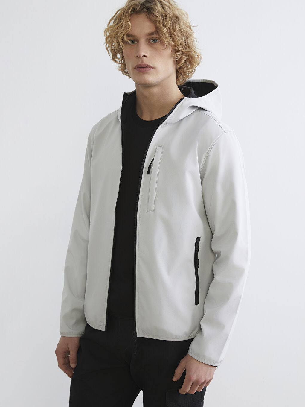 Gri Standart Kalıp Kapüşonlu Erkek Mont