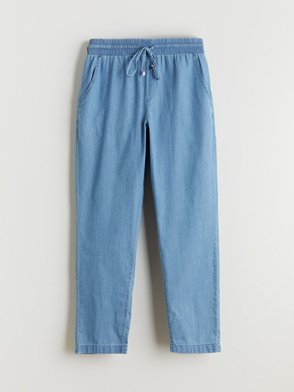 ქალი ლურჯი ჯინსი-4